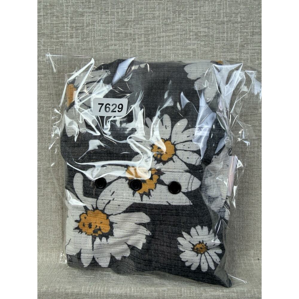 LuLaRoe Women’s S Gray Daisy Floral Short Sleeve Romper Jumpsuit Pockets - Picture 10 of 10